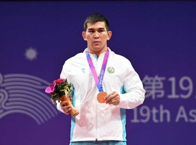 Qozogʻiston sultoni Osiyo chempionati ortasida yana bir medalini kiritgan